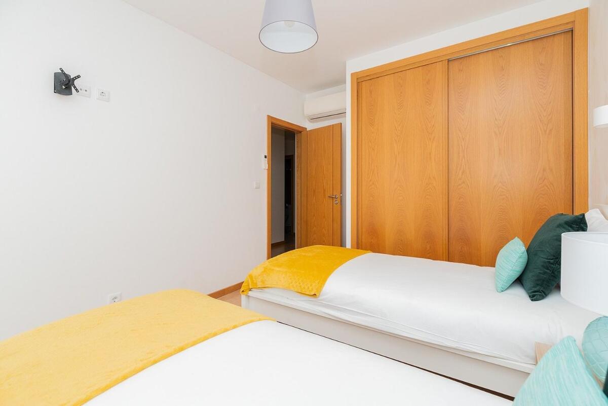 Modern Deco Apartment With Balcony Lissabon Buitenkant foto