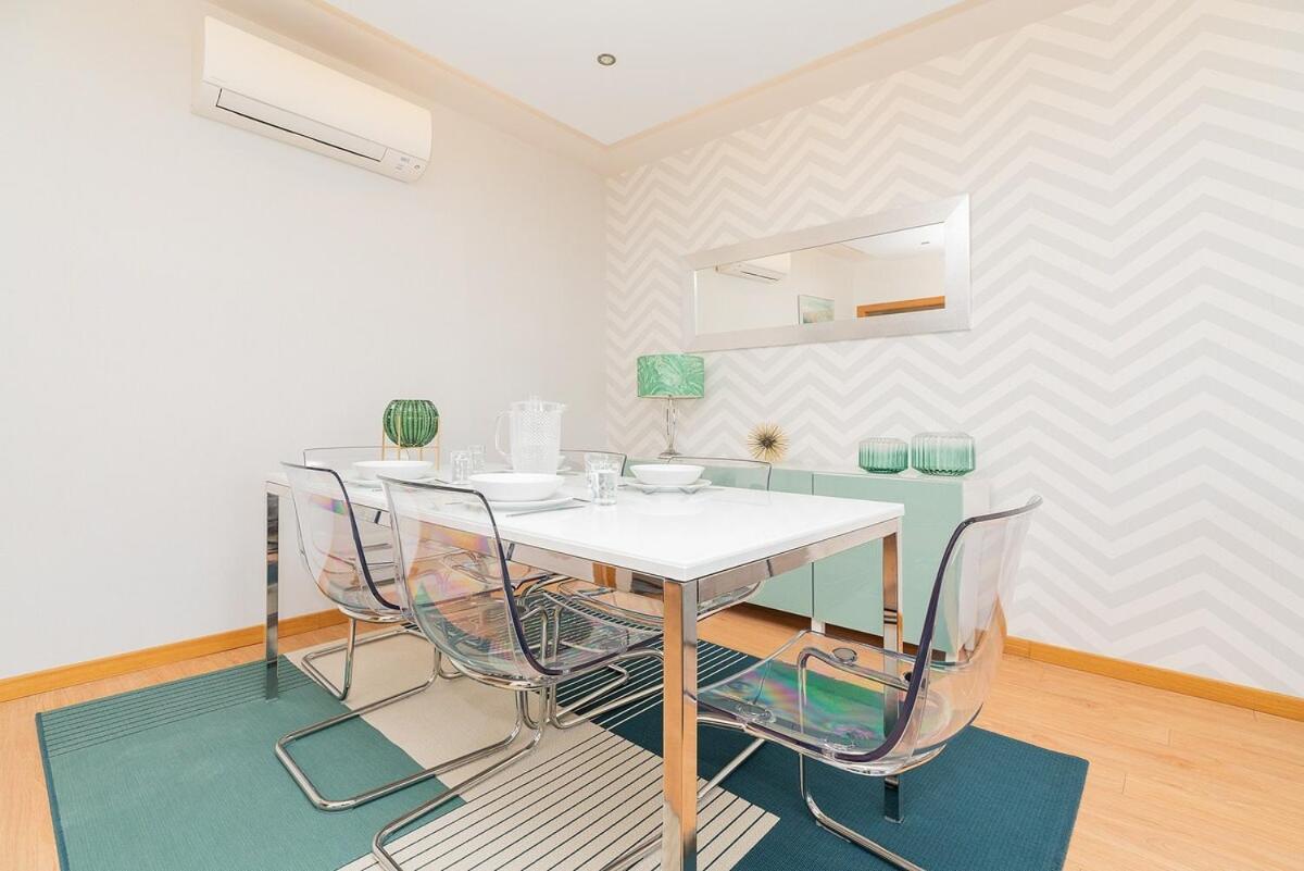 Modern Deco Apartment With Balcony Lissabon Buitenkant foto