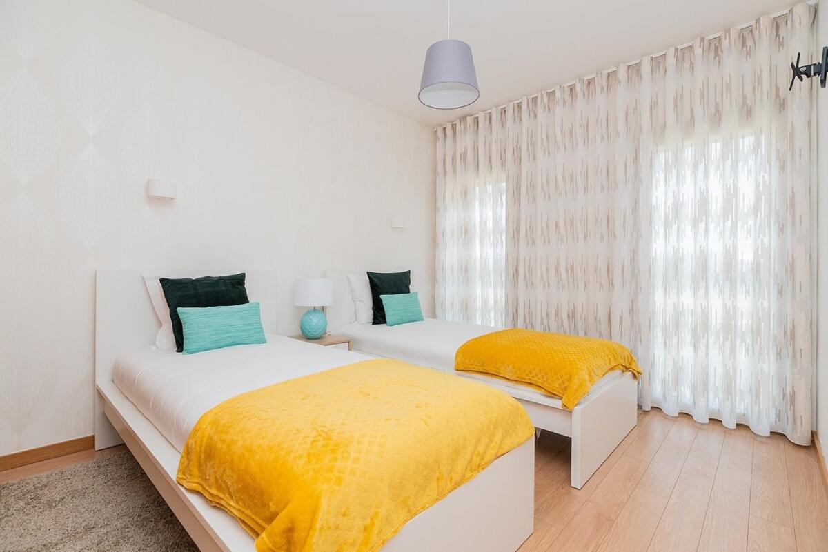 Modern Deco Apartment With Balcony Lissabon Buitenkant foto